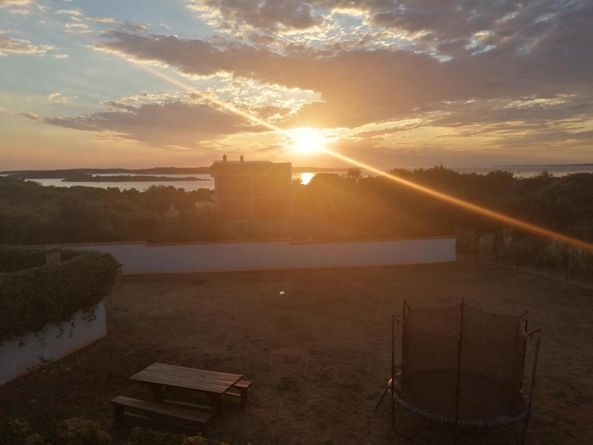 Tina Apartma Pula