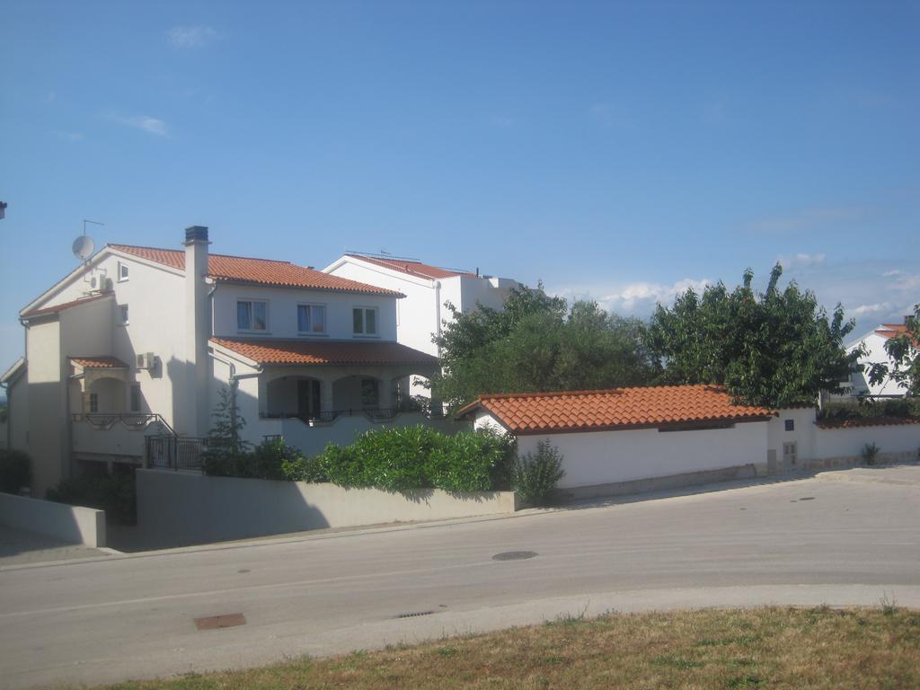 Tina Apartma *